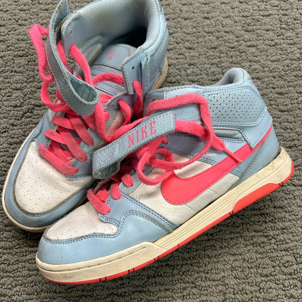 Nike Light Blue & Pink High-Top Sneakers size 8